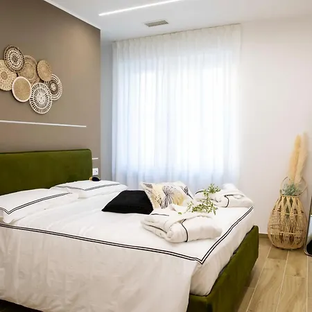 Magic Apartment *